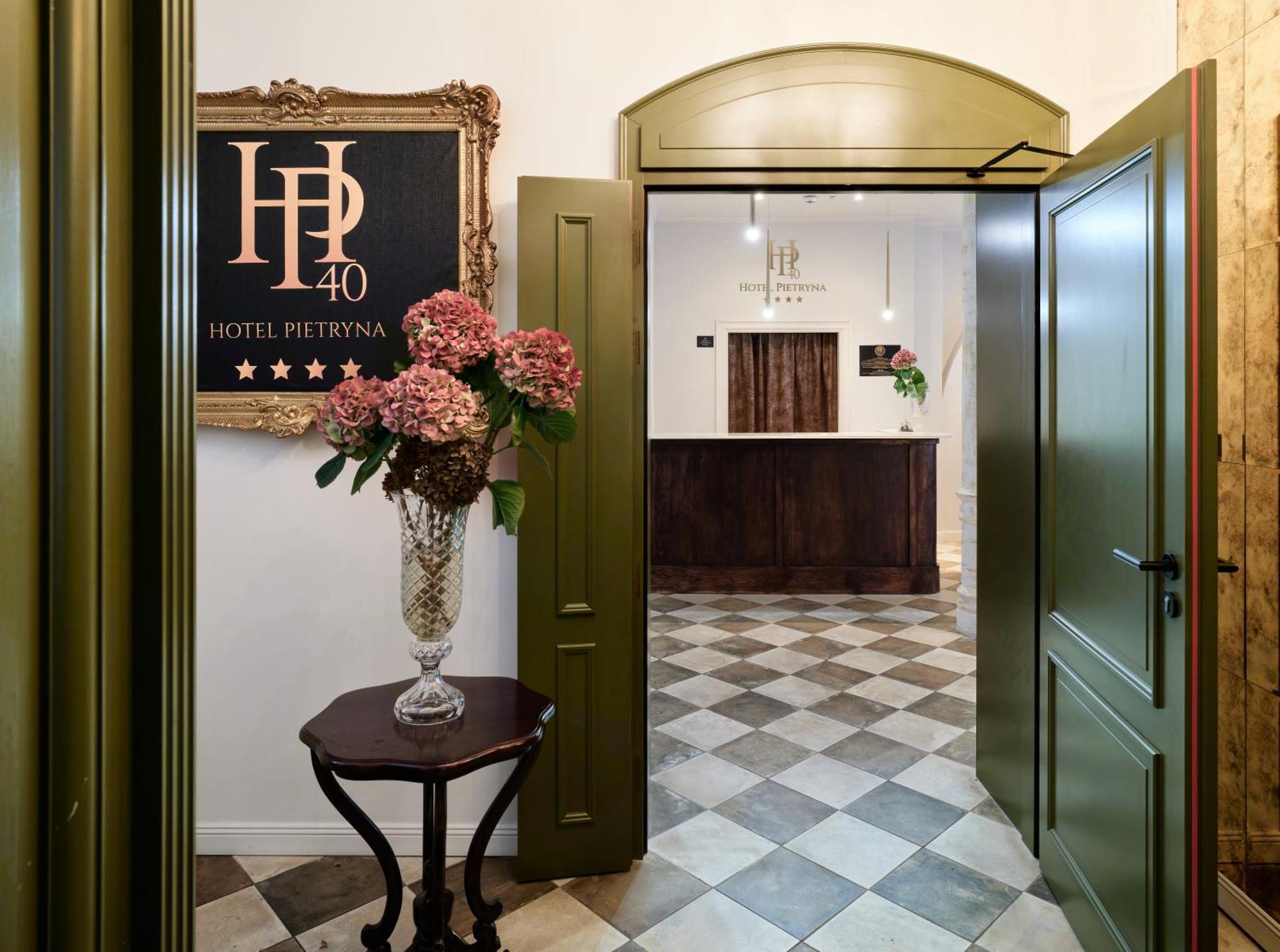 לודז' Hotel Pietryna מראה חיצוני תמונה