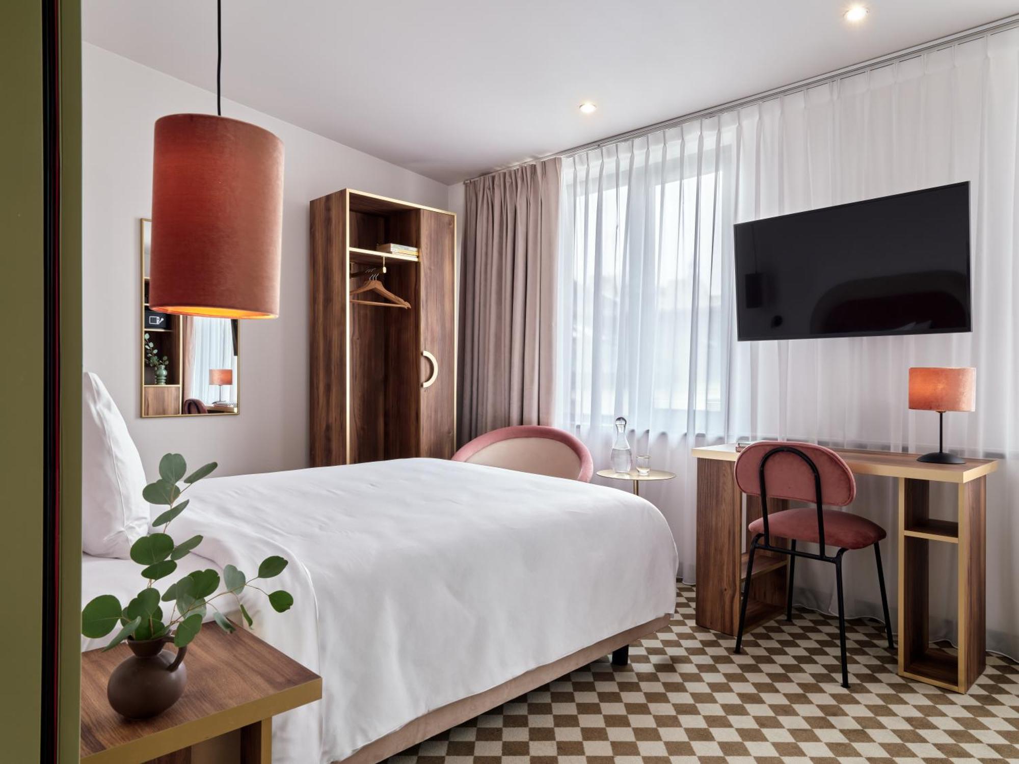 לודז' Hotel Pietryna מראה חיצוני תמונה