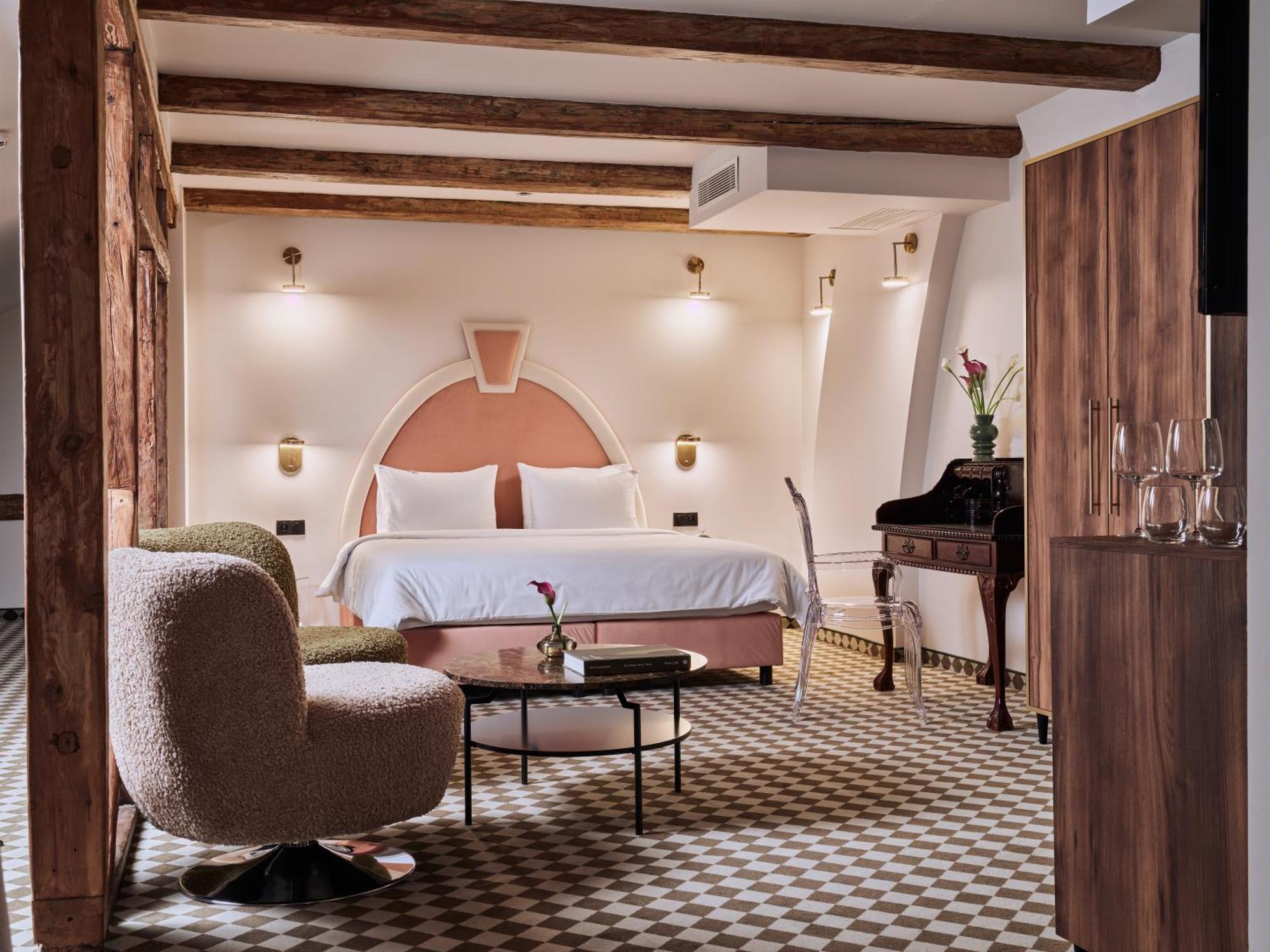 לודז' Hotel Pietryna מראה חיצוני תמונה